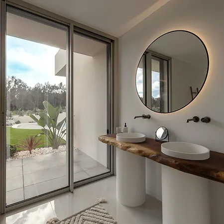 Lagoon 56 Deluxe Villa *